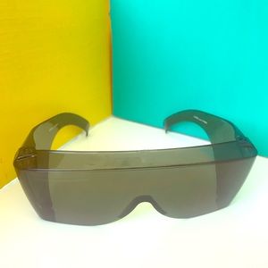 80’s style sunglasses